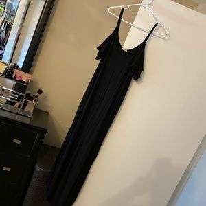 NWOT Off the shoulder Maxi Dress